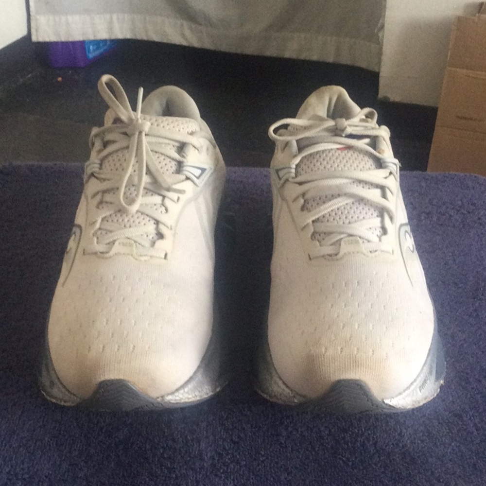 Lightweight Men's Athletic Sneakers - Beige